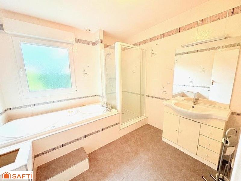 Maison - 201 m² - 9 pièces