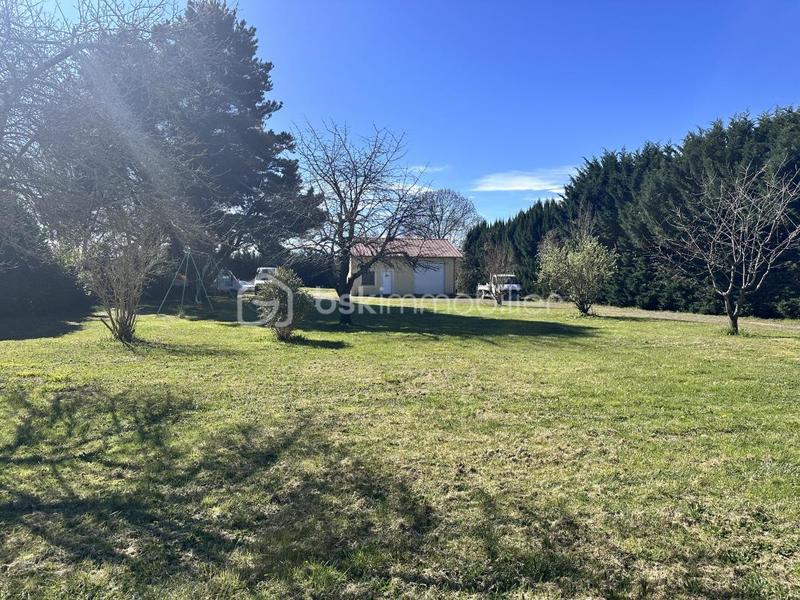 Propriété - 107 m² - 6 pièces