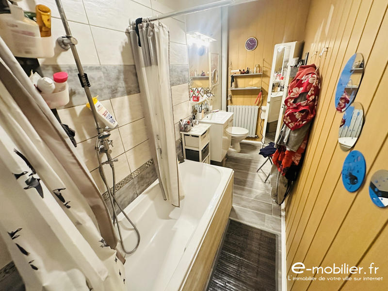 Maison - 190 m² - 8 pièces