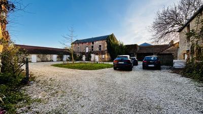 Maison ancienne - 326 m² - 13 pièces
