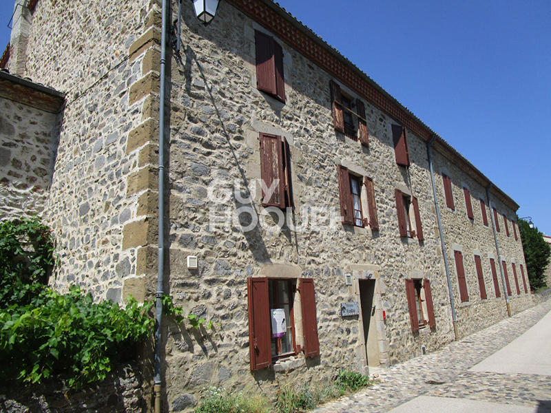 Maison - 400 m² - 40 pièces