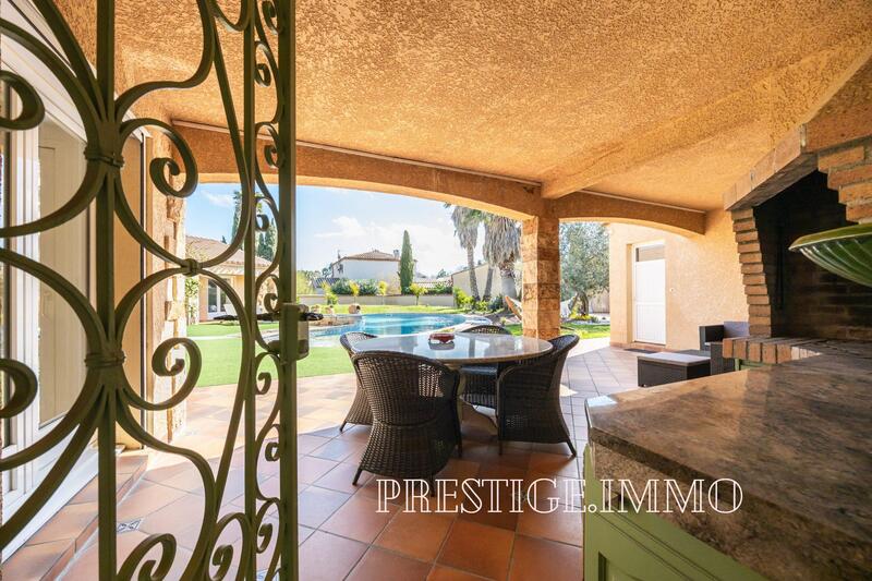 Maison contemporaine - 298 m² - 10 pièces