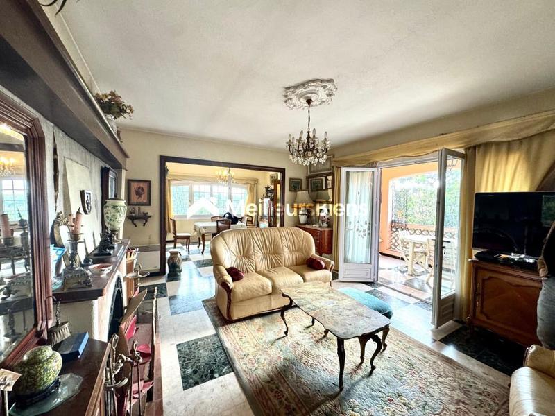 Maison - 185 m² - 7 pièces