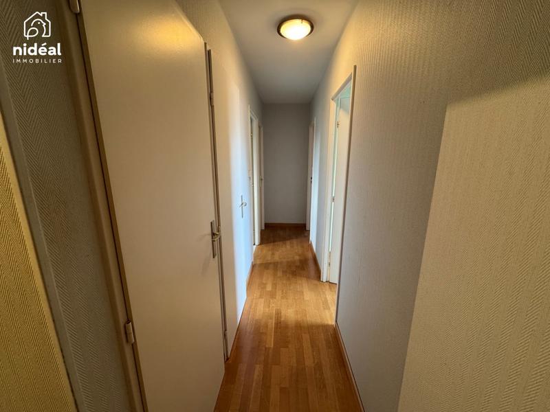 Maison traditionnelle - 90 m² - 4 pièces