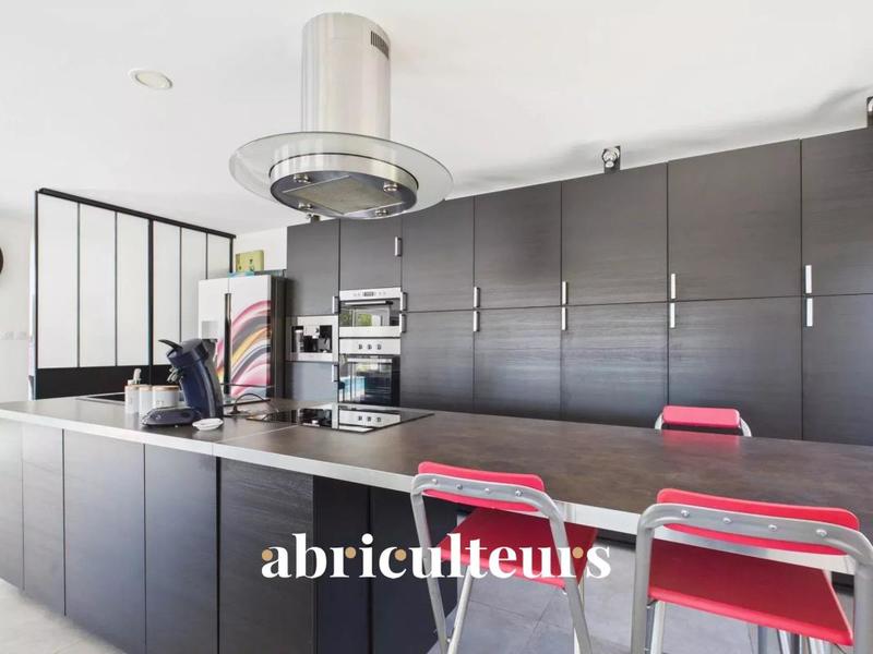 Maison - 186 m² - 4 pièces