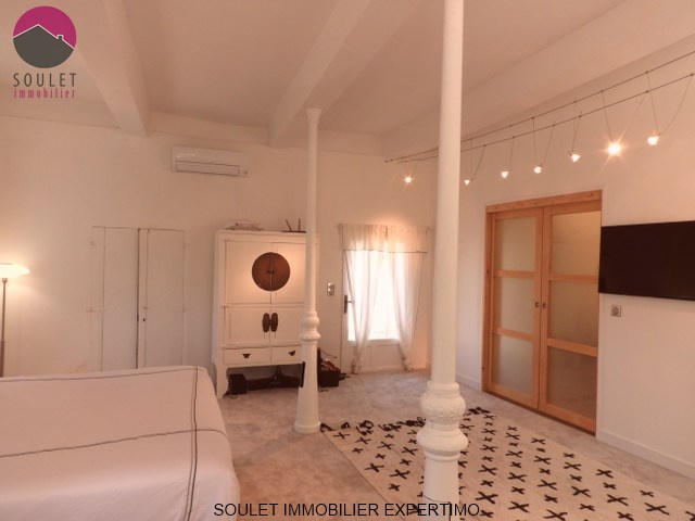 Propriété - 390 m² - 9 pièces