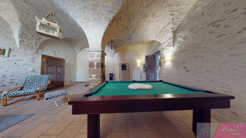 Maison - 203 m² - 8 pièces