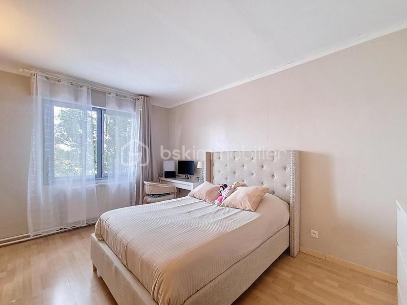 Maison - 180 m² - 7 pièces