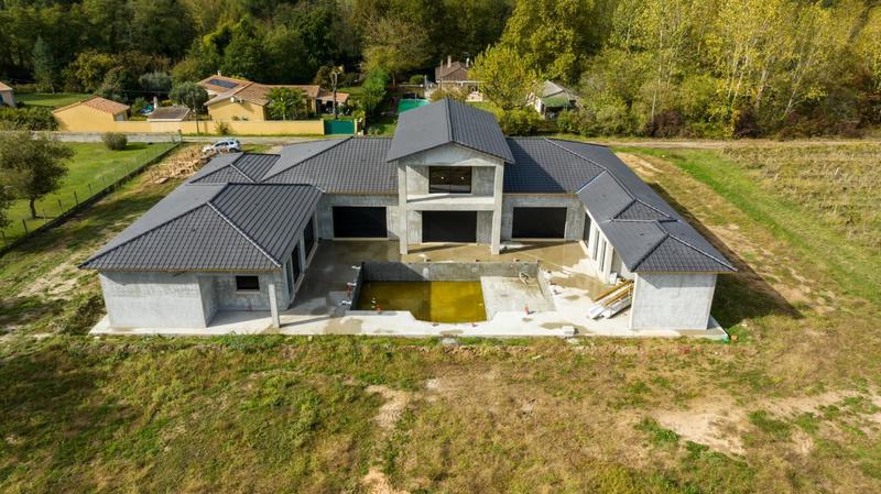 Maison - 436 m² - 12 pièces