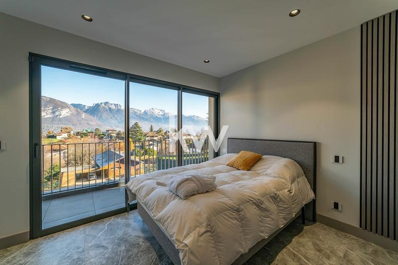 Demeure - 295 m² - 6 pièces