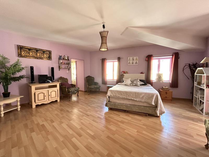 Maison - 253 m² - 6 pièces