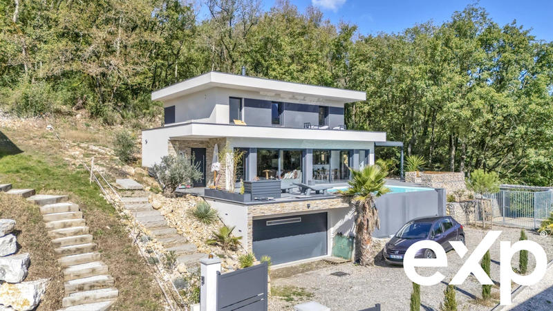 Maison - 160 m² - 6 pièces