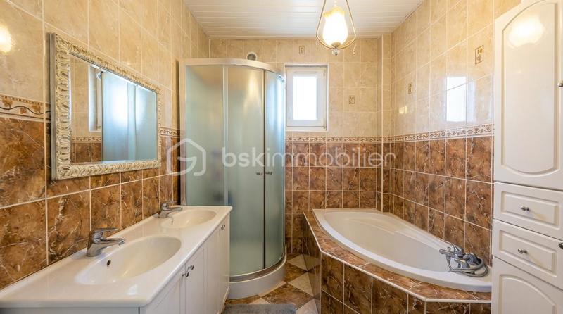 Maison - 150 m² - 6 pièces