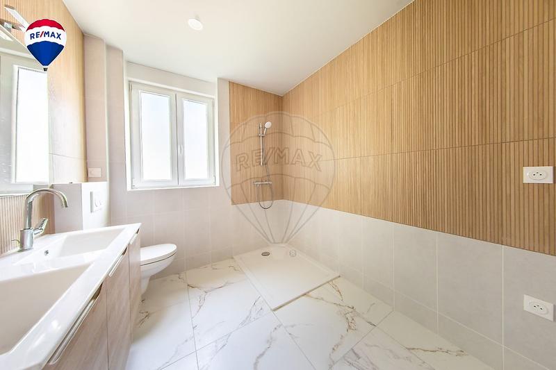 Appartement - 142 m² - 5 pièces