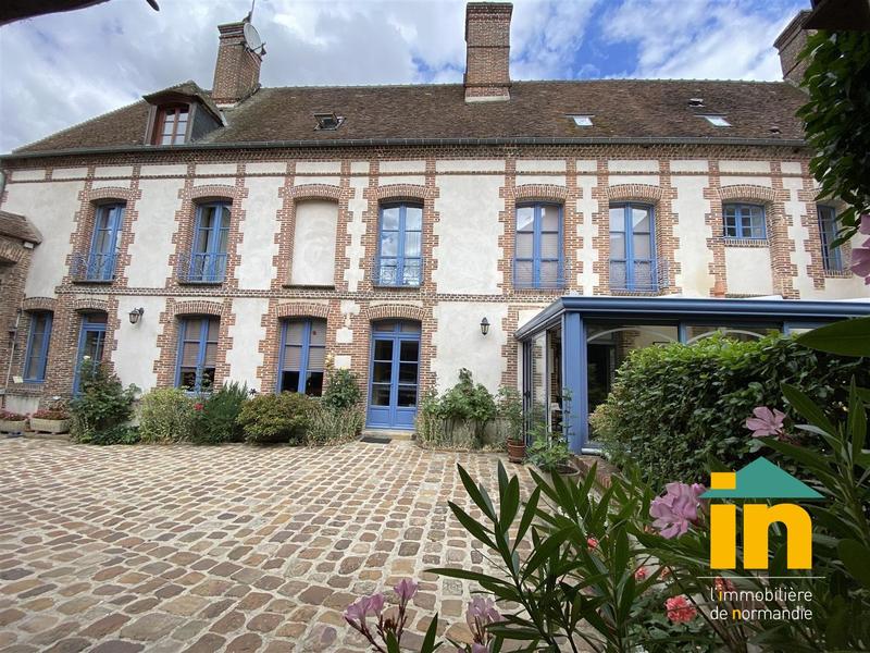 Demeure - 220 m² - 8 pièces