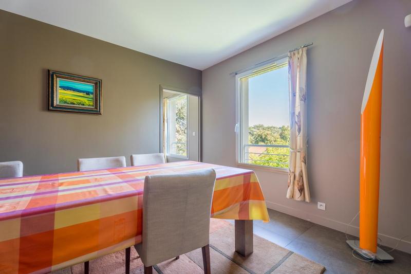 Maison - 269 m² - 7 pièces