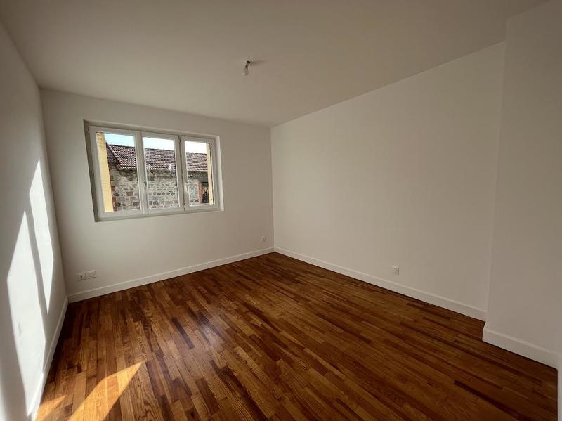 Maison - 140 m² - 8 pièces