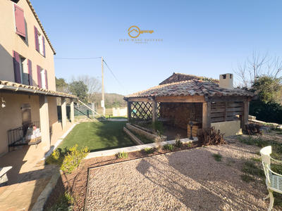 Propriété - 231 m² - 14 pièces