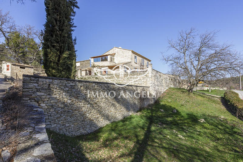 Mas - 320 m² - 10 pièces