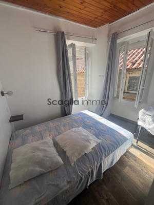 Maison - 250 m² - 8 pièces