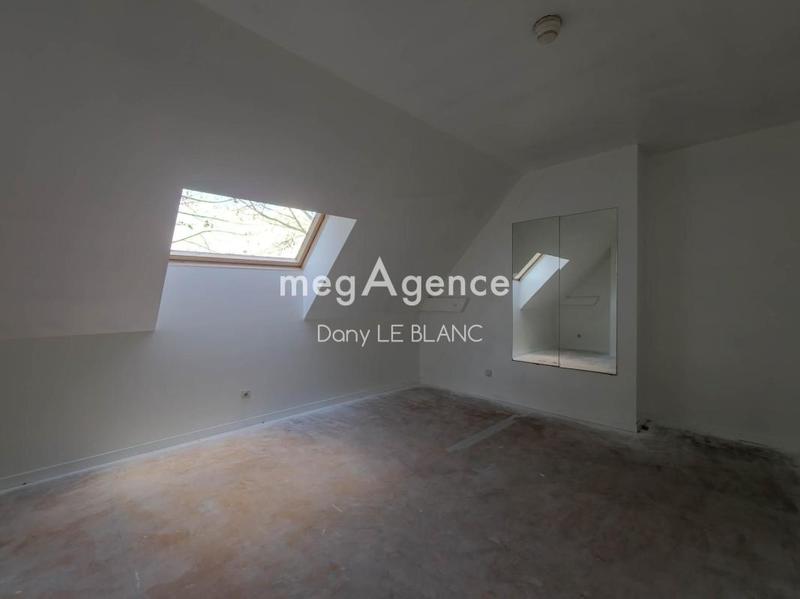 Local commercial - 200 m² - 6 pièces