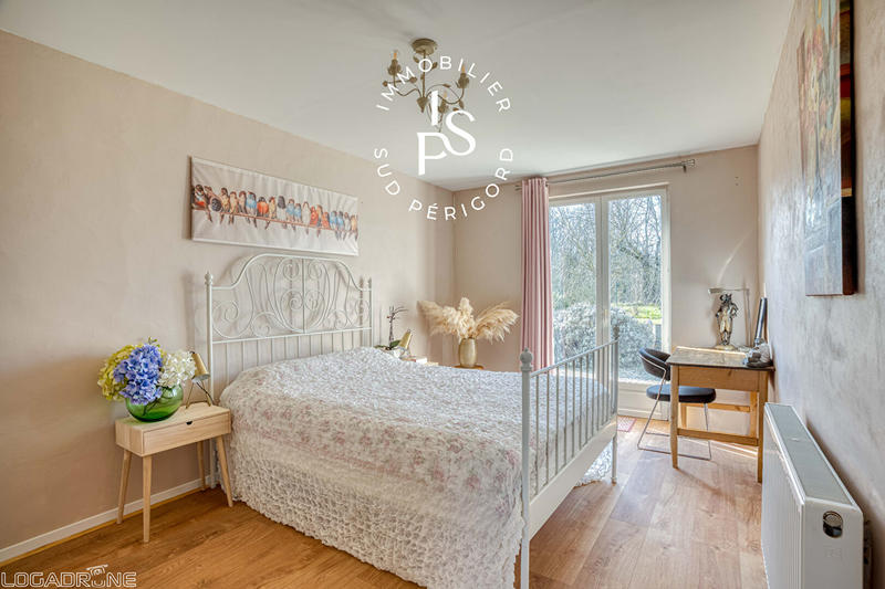 Maison - 212 m² - 8 pièces