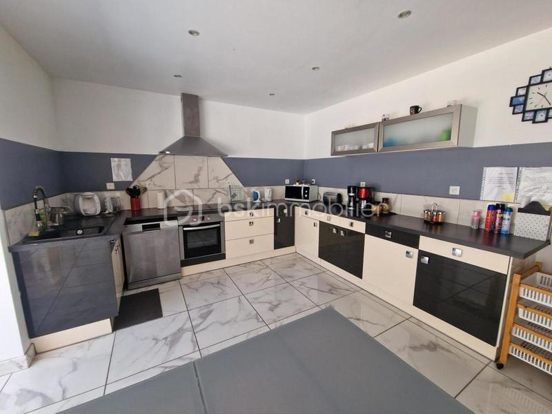 Maison - 283 m² - 8 pièces