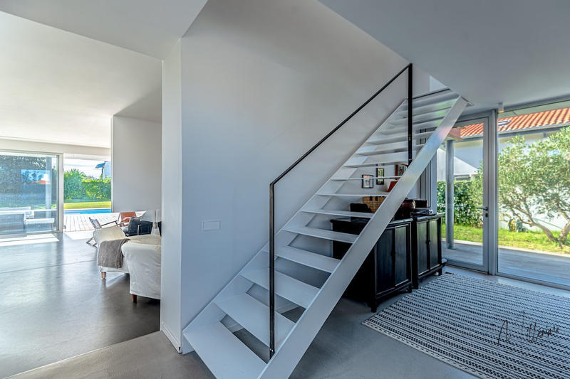 Maison - 290 m² - 6 pièces