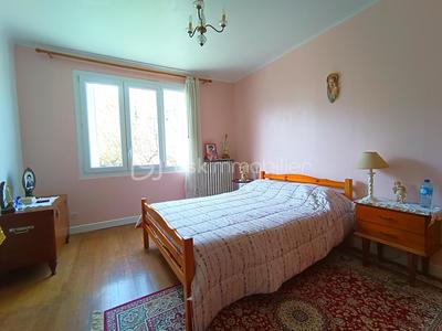 Maison traditionnelle - 150 m² - 8 pièces