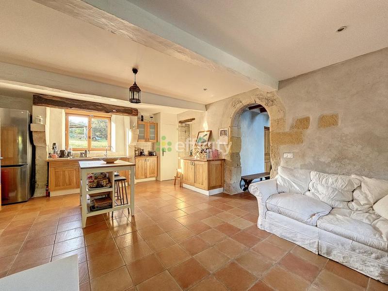 Maison - 252 m² - 11 pièces