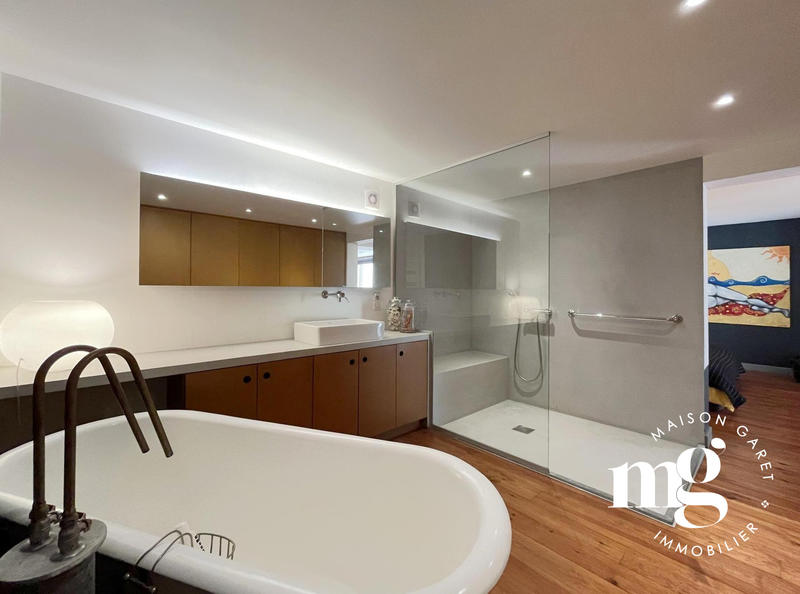 Villa - 200 m² - 7 pièces