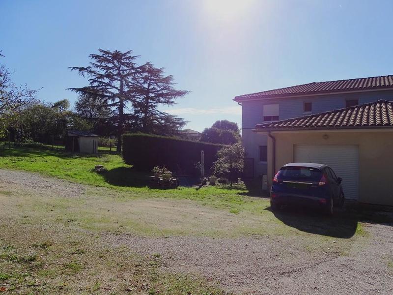 Maison jumelée - 130 m² - 5 pièces