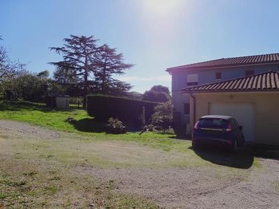 Maison jumelée - 130 m² - 5 pièces