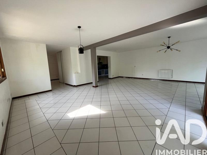 Maison - 246 m² - 9 pièces