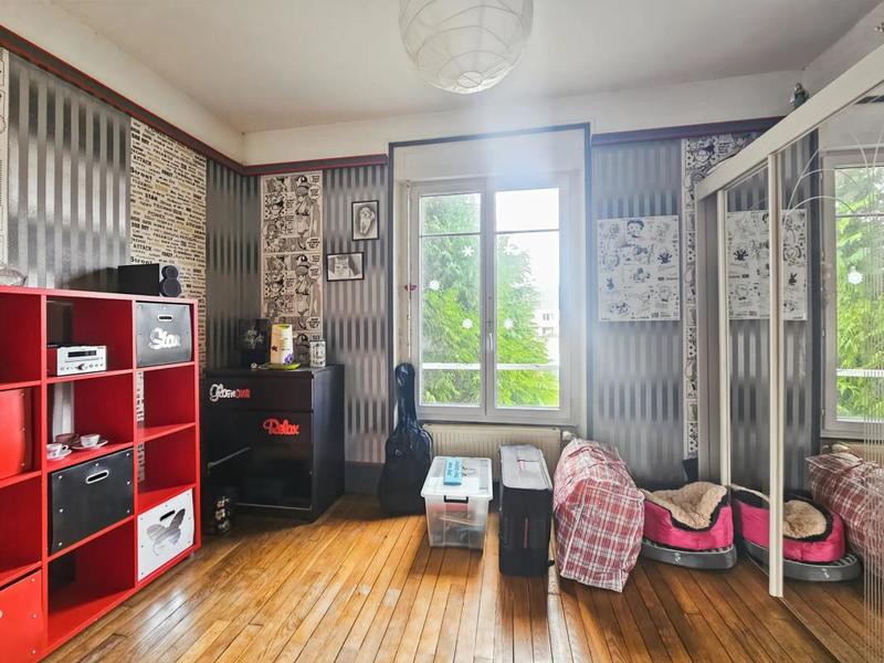 Maison - 260 m² - 10 pièces