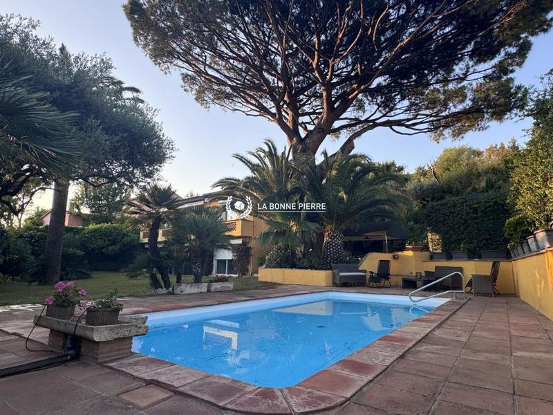 Villa - 178 m² - 8 pièces