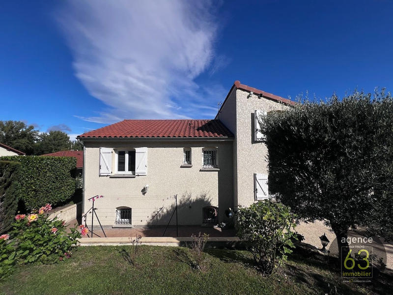 Maison - 159 m² - 6 pièces