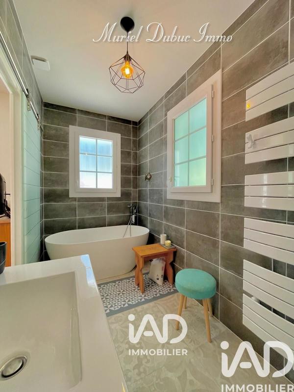 Maison - 201 m² - 5 pièces