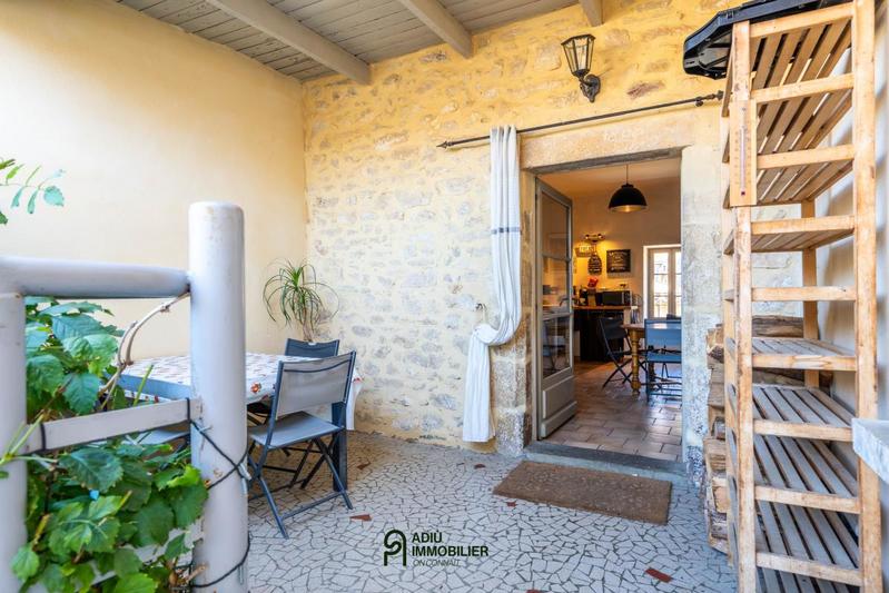 Maison - 220 m² - 12 pièces