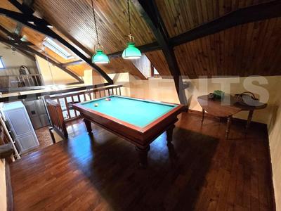 Maison - 252 m² - 7 pièces