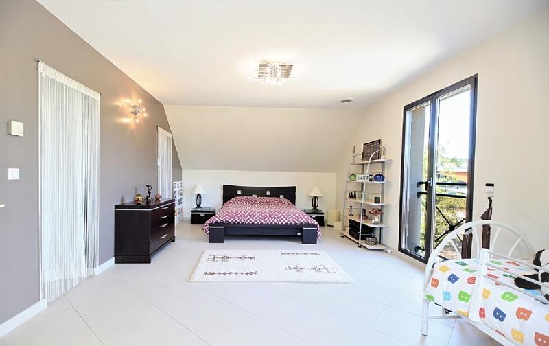 Maison - 281 m² - 8 pièces