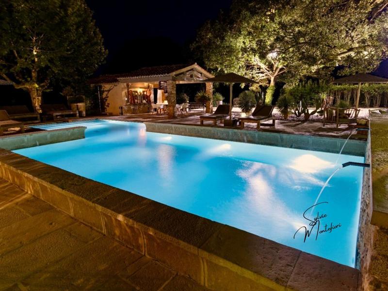 Demeure - 700 m² - 15 pièces