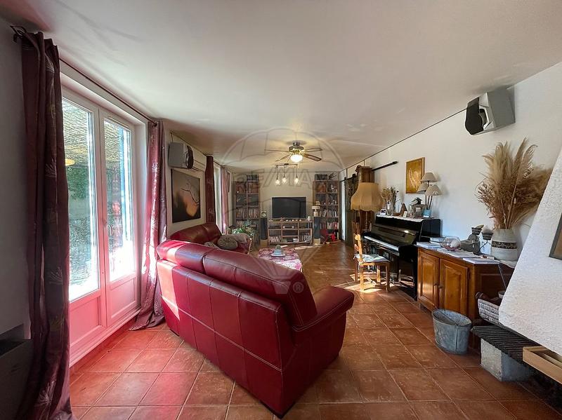 Maison - 174 m² - 10 pièces