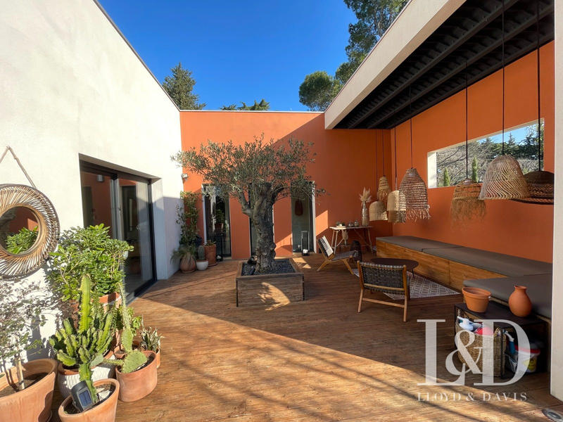 Maison contemporaine - 191 m² - 6 pièces