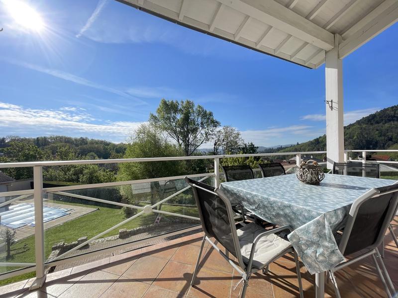 Villa - 200 m² - 10 pièces