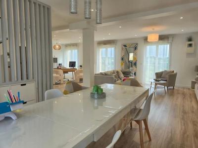 Maison - 154 m² - 5 pièces