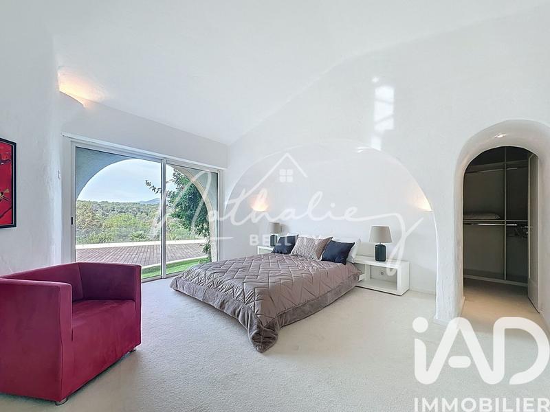 Maison - 550 m² - 13 pièces