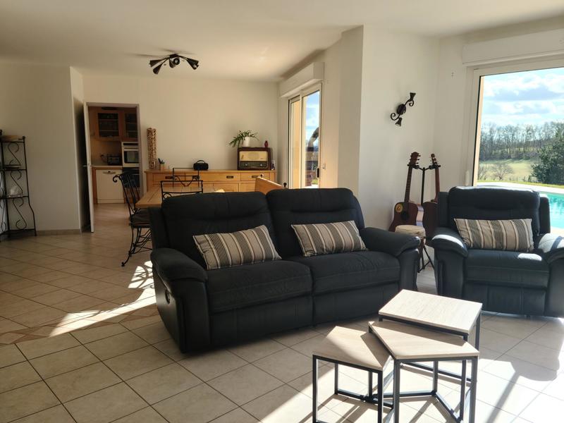 Maison - 212 m² - 8 pièces