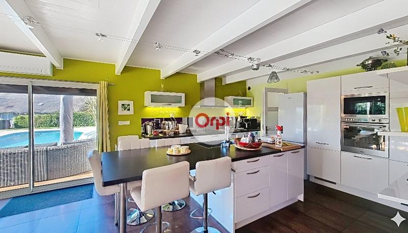 Demeure - 200 m² - 5 pièces