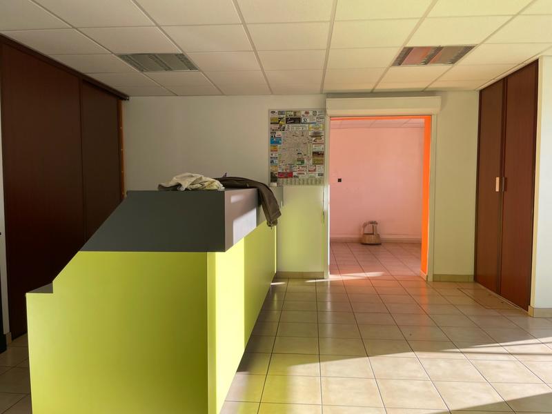 Local d'activités - 300 m²